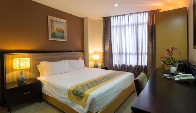 Hallmark View Hotel