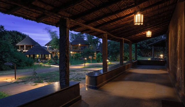 Hampi's Feathers Resort