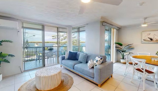 Hampton Beachside Apartment