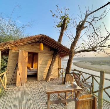 Happy Lemon Tree lodge in Sauraha