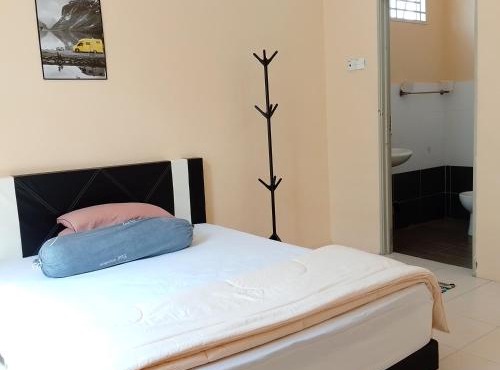 Happy Raub Guest House
