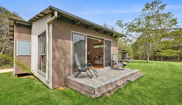 Harvest Studio Two - Coastal Comfort Meets Country Serenity in Bellbrae