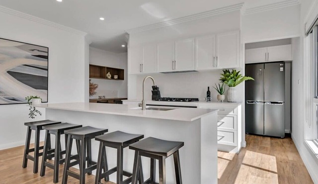 Hideaway on Curran. Firepit & Four Bedrooms. Orange CBD.