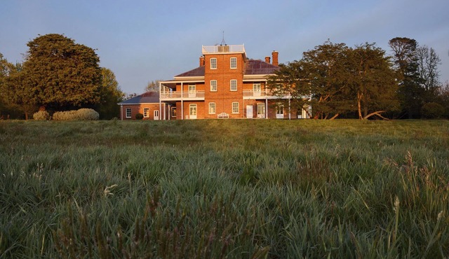 HIGHCLERE FARM - A MANSION HOMESTEAD WHERE FRESH COUNTRY AIR AWAITS YOU!