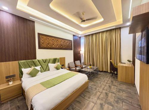 Highway Resort With Swimming pool & Spa