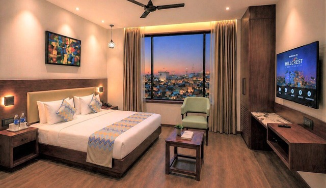 Hillcrest Hotel & Resort