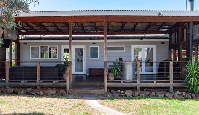 Hillside Haven - Beautifully presented and recently renovated family holiday home in Eildon