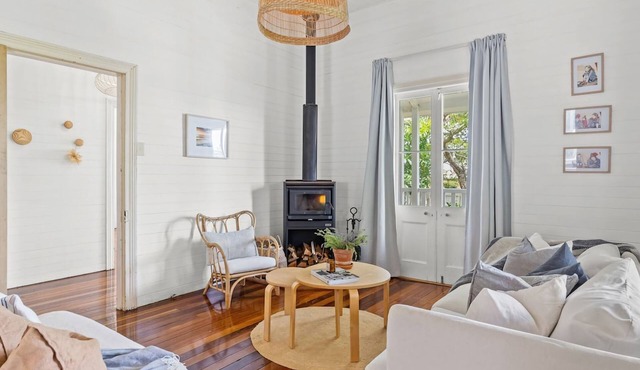 Hinterland Views - Light Filled Holiday Home with Pool