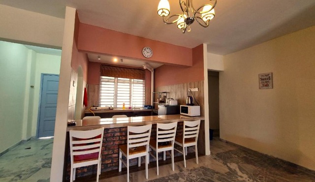 Homestay α Cocobay Condo Resort
