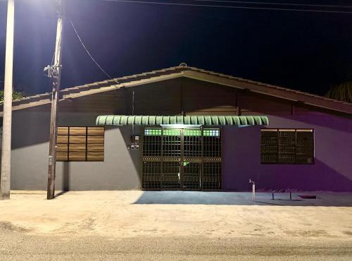 Homestay De Acacia Rumah Nyatuh