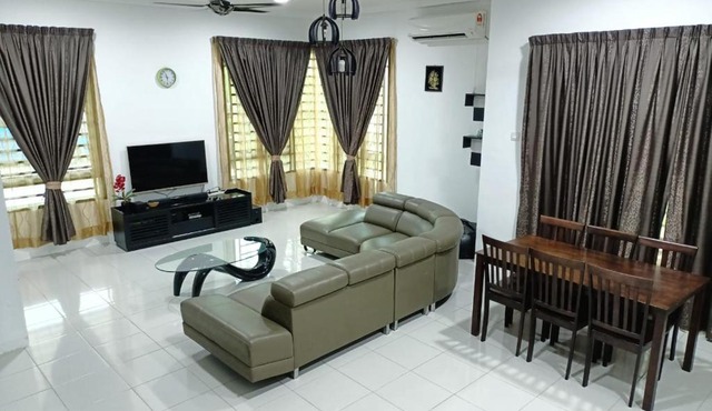 Homestay Kemaman Fyna05 Mewah Harga Murah 5Km Dari Bandar