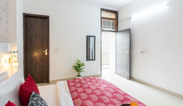 Homlee-Vintage 2BHK-Fort View-Bharat Mandapam-NDLS