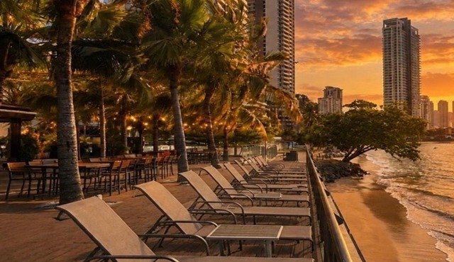 Hompton Hotel by the Beach
