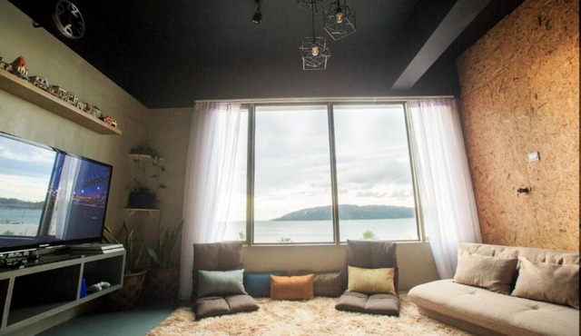 Homy Seafront Hostel