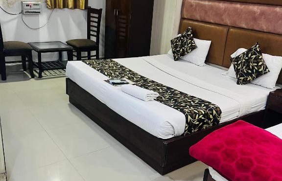Hotel Aerotech Near IGI Airport