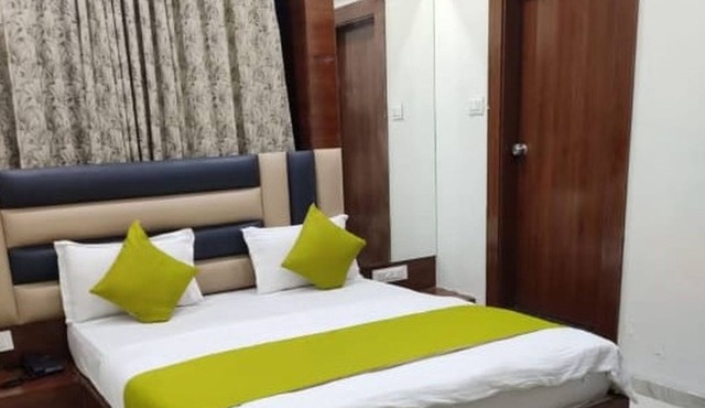 Hotel Ayaansh