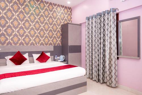 Hotel Ayodhya Palace - 400 Mtrs from HANUMAN GARHI