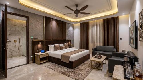 Hotel Caves Plaza New Delhi