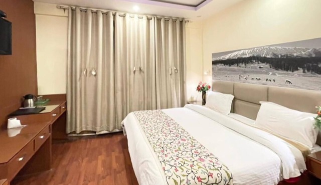 Hotel Centre Point in Srinagar