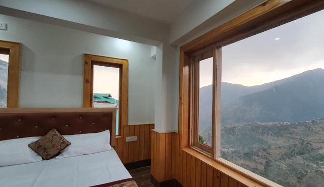 Hotel Diwan Sachpass Himalayan Brothers