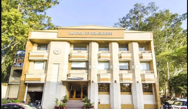 Hotel Evergreen, Zirakpur