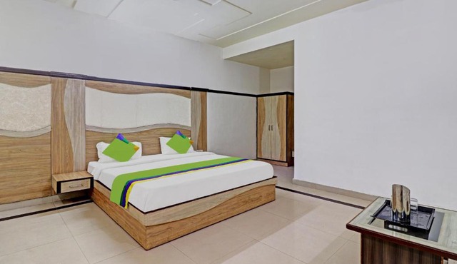 Hotel G B Palace
