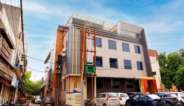 Hotel Golden Grand - A Corporate Suite Near Sector 62 Noida