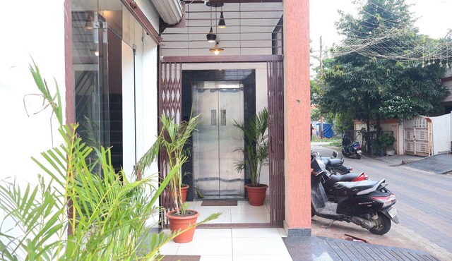HOTEL GOLDEN TREE