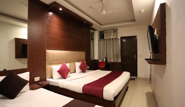 HOTEL Grand urban luxury Near Delhi Airport