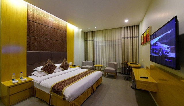 Hotel H
