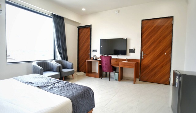 HOTEL HIGHWAY QUEEN in Dudu