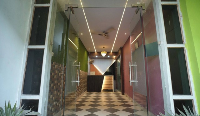 Hotel Konaaz Inn