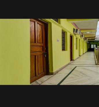 Hotel Madhur New Tourist Lodge
