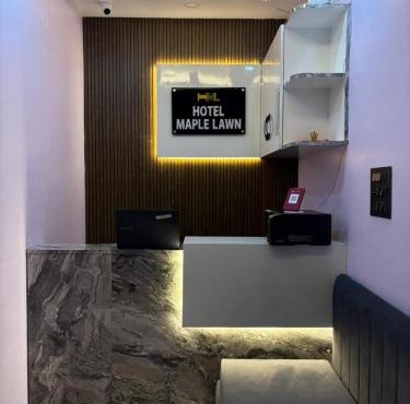 Hotel Maple Lawn