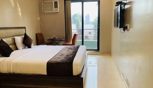 Hotel merakee in Mumbai