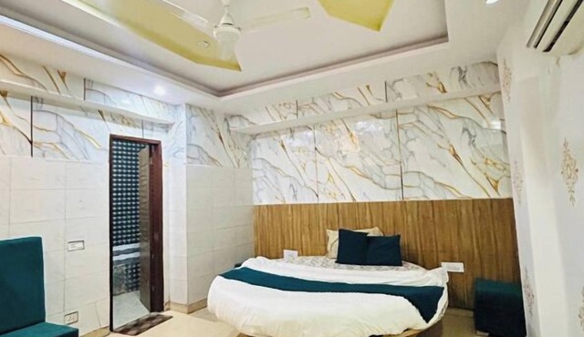Hotel Modern Palace