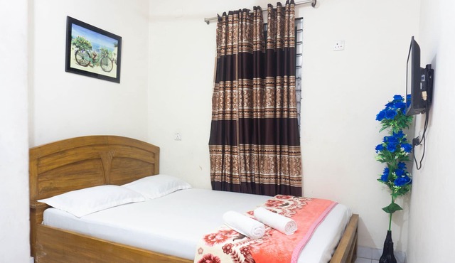 Hotel Muna International Residential Couple Room - Non AC