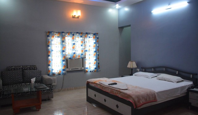 Hotel Naveen Residency