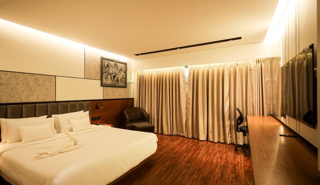 HOTEL NOAH SPIRE