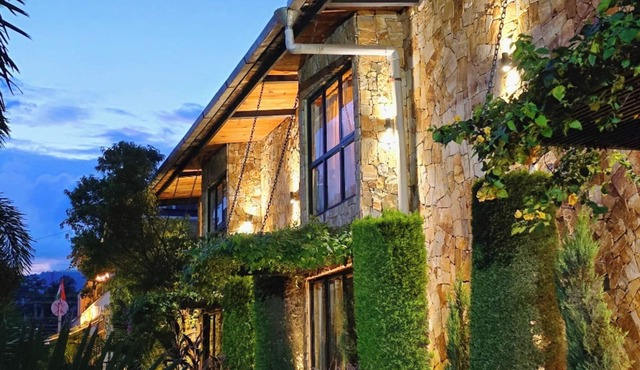 Hotel North House