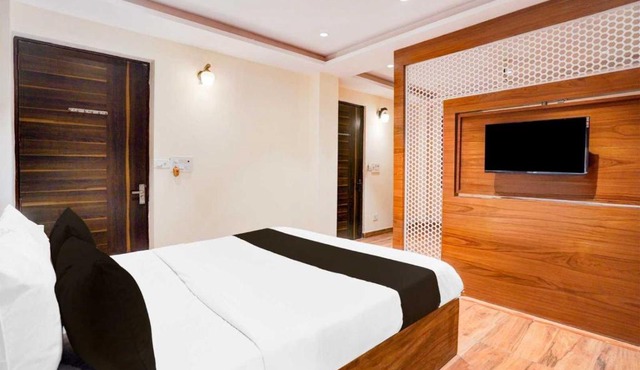 Hotel O Indirapuram Premium