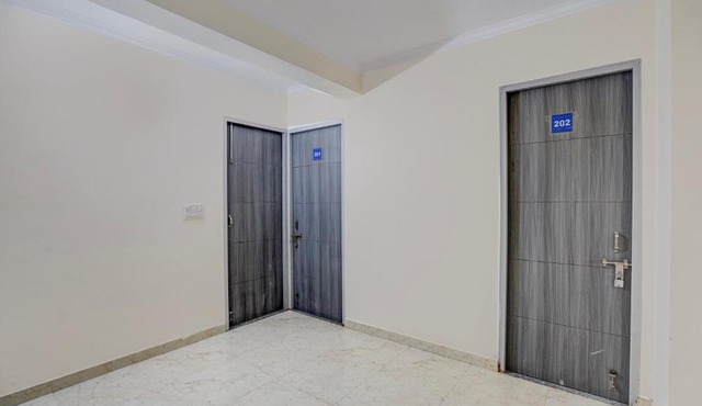 Hotel O Jagdamba Homestay Hotel & Guest House