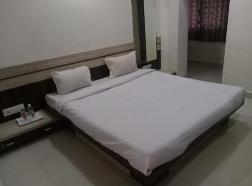 Hotel Paras