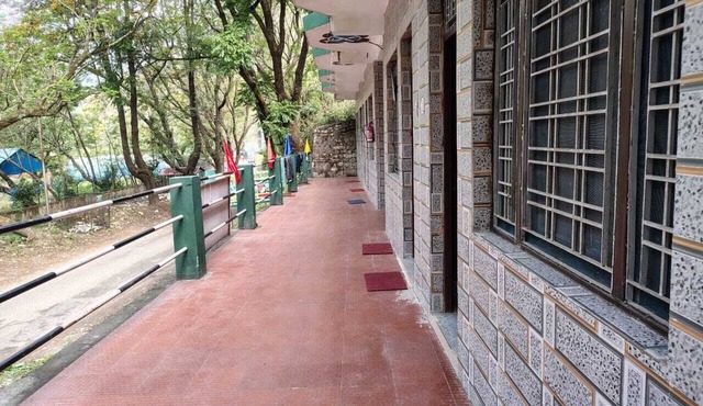 Hotel Radha Krishna