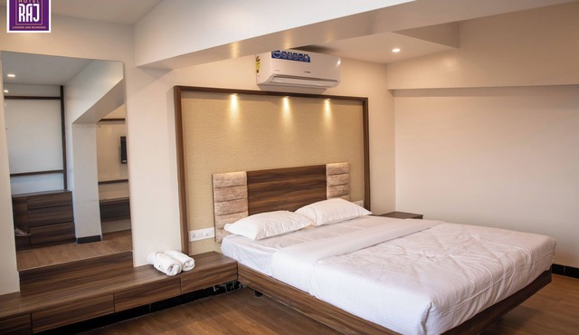Hotel Raj Lodging &Boarding