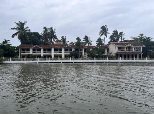 Hotel Riverside