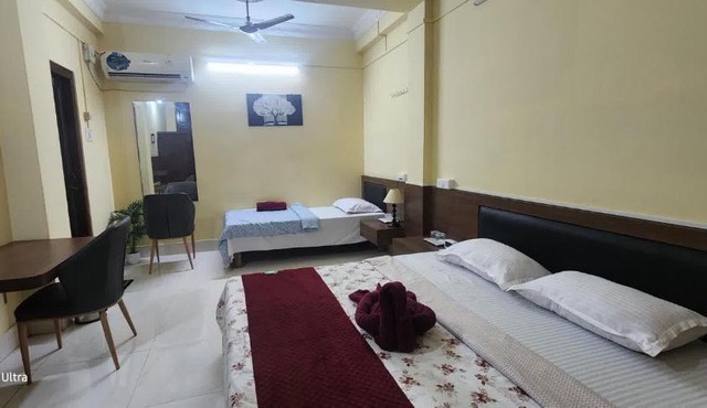 Hotel Roy's