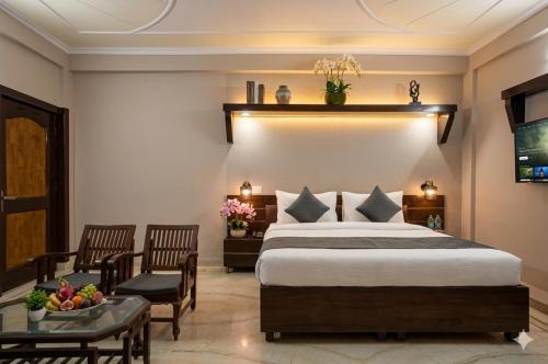 Hotel Royal Prithvi Palace Near GZB Railway Station