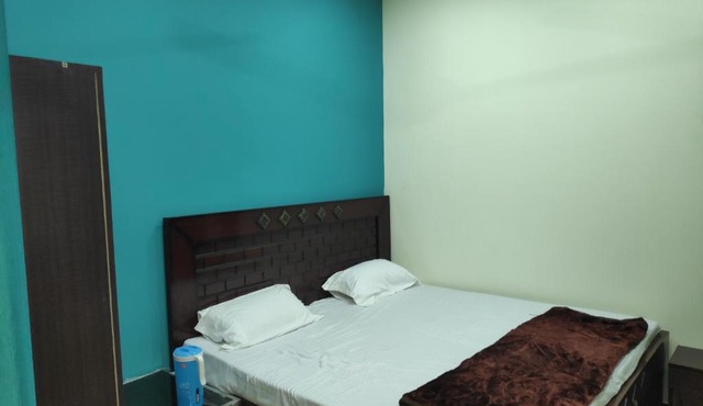 Hotel Sant Residency