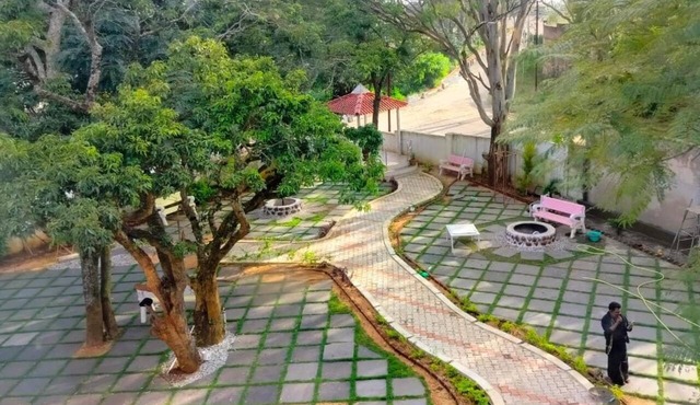 Hotel Sathyas Breezoraa